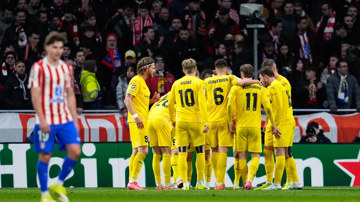 El Bodo Glimt, celebrando un gol con su famoso "anillo Foto: larazon.es