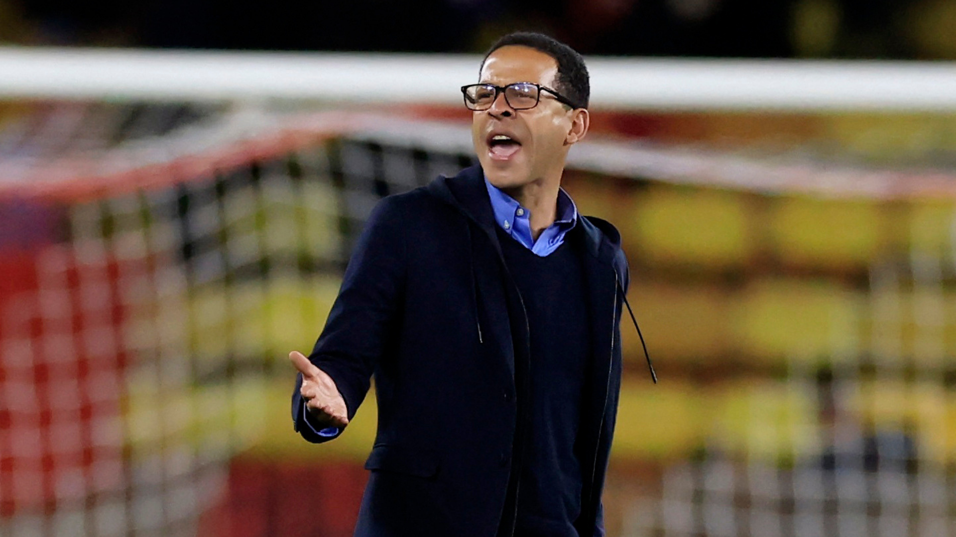 Liam Rosenior, cesado recientemente como entrenador del Chelsea (Foto: beinsports.com)